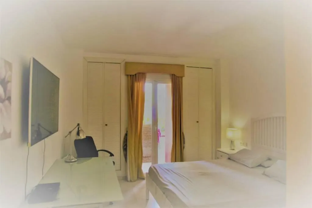 Marbella Beachside Apartment In 5 Star Gated
